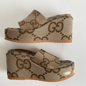 GUCCI - Woman’s Platform GG Sandals Beige